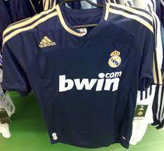Real madrid kit history and visual identity over the last century, including club badges, colours, apparel and current official kit of los blancos. Real Madrid 2007 Kit