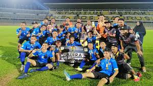 Sepak bola adalah permainan antara dua tim dengan sebelas pemain setiap tim. Piala Presiden Pafa Kerian Lunas Impian Bergelar Juara Stadium Astro