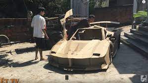 動画 エンブレムは手書き タイにて ダンボールからフェラーリfxx kのレプリカを作った男 中身は鋼管スペースフレーム ダンボール 鋼管 ラフェラーリ