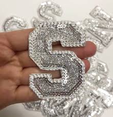 See more ideas about stylish alphabets, name wallpaper, alphabet wallpaper. Silber Pailletten Alphabet Brief Patch Fur Kleidung Nahen Auf Bekleidungs Zubehor Bestickt Applique Dekoration Reparatur Patches Patches Aliexpress