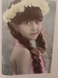 Whew! She got that SHMONEY SHOT 💸using FLY PENCIL in 'Bank Tank' 🏦-- an  olive green matte -- and KILLAWATT in TROPHY WIFE for a hyper-metallic  inner corner highlight ✨ PRO FILT'R