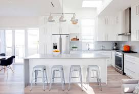 30 Gorgeous Grey And White Kitchens That Get Their Mix Right Grey Countertops White Modern Kitchen Gray And White Kitchen