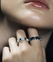 JOSER — Кольцо Kazanskiy, белое золото 18 карат, черные бриллианты,  бриллианты, 4 мм