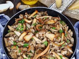 Poelee De Cepes Aux Herbes Fraiches Recette Recette Cepes Recettes De Cuisine Cepes