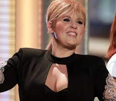 Vor ihrem comeback als sängerin spannt maite kelly noch einmal ein paar tage auf sylt aus und sammelt kraft. Maite Kelly Sexy Kurven Show Diese Tv Momente Der Dsds Jurorin Sorgten Fur Wirbel News De