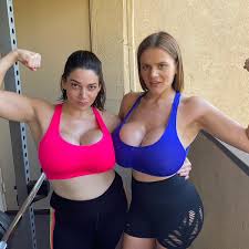 Jazmyne Day on X: Did anyone else see my crazy workout yesterday with my  new big bust babe 😍😍 t.coA4obdSaLDo t.co7DpQGFL5S1  X
