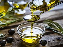 L'olio extravergine d'oliva è il condimento d'eccellenza nella cucina mediterranea.la sua produzione, solitamente, avviene a livello industriale in grossi frantoi. Olio Evo Tutti I Benefici E Il Boom Di Vendite Nel Mondo Cook