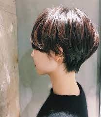 kate yamashoji ショートヘア メンズヘア on instagram 奥行きのある 品のあるショートヘア カラーは春に向けて 人気が出ている ボルドーカラー 3dショート ショートヘア ショートボブ ヘアカット