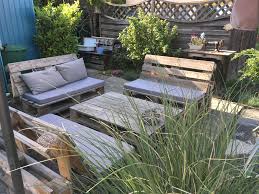 Chillounge Aus Paletten Diy Stadtgarten Garten Ideen Outdoor Dekorationen