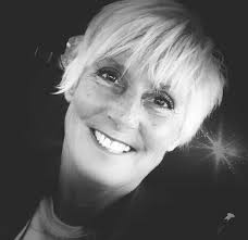 The Unstoppable Woman's Guide to Emotional Well-Being: Gilchrist, Erika,  Clark, Deborah, Shoop, Emilie, Maharg, Ethel, Engle, Jennifer K.,  Steilemann, Katia, Adams, Luz N., QueenKay, Middleton M.D., Kimberly,  Douglas-Bland, Tamela: 9780983822318 ...