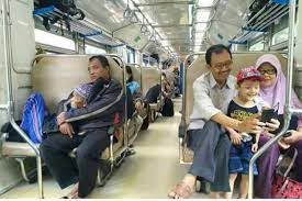 Check spelling or type a new query. Viral Foto Mengharukan Ayah Dan Anak Di Kereta Ini Faktanya
