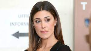 Nello stesso anno conduce comunque primo e ultimo su italia 1, e dal 29 gennaio al 19 marzo 2009 scherzi a parte su canale 5 con claudio amendola e belén rodríguez. Chi E Belen Rodriguez Quanti Anni Ha Quanto E Alta Belen E Incinta