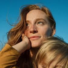 Sarah Allmon's Instagram, Twitter & Facebook