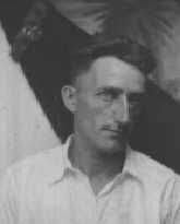 Edward Demore's Instagram, Twitter & Facebook