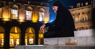 Una canzone d'amore buttata via è il nuovo singolo di vasco rossi, ascoltalo qui: Radio Italia Cerca Vasco Rossi Una Canzone D Amore Buttata Via