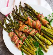 Bacon Wrapped Asparagus In The Oven Is One Of The Best Recipes For Easy Entertaining In 2020 Bacon Wrapped Asparagus Bacon Wrapped Asparagus Recipes Asparagus Recipe