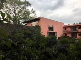 The pool terrace at barragán's typically vividly coloured casa pedregal, as the house is now known, with outcrops of the volcanic rock on which it is built. Garden Visit Casa Pedregal June Scott Design
