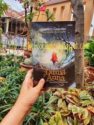 Buku dunia sophie sangat di rekomendasikan bagi anda yang menyukai genre fantasi dan filsafat. Review Novel Dunia Anna Jostein Gaarder