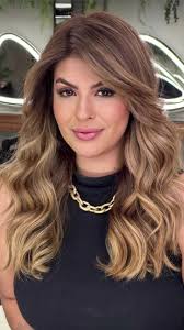 Caramel Blond com fundo chocolate 🍫 😍 . . #coloracao #luzes #reflexo