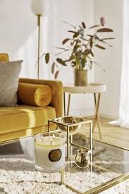 Herbst Lounge Lasse Mit Der Trendfarbe Senfgelb Die Warme Herbstsonne In Deinem Wohnzimmer Scheinen Das Elegante Samt Sofa Komb Senfgelb Lounge Westwing Sofa