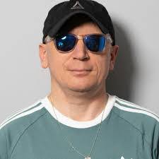 Darek Krol's Instagram, Twitter & Facebook