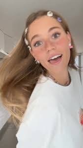 Anna Maly's Instagram, Twitter & Facebook