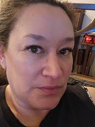 Finding Suitable Lashes for Hooded Eyelids and Nonexistent Natural Lashes