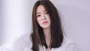 She gained international popularity through her leading roles in television dramas autumn in my heart (2000). Song Hyekyo Profile Top Actress From Full House Descendants Of The Sun To Encounter Kpopmap
