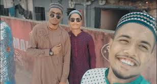 Eid Mubarak to all my buddy's 😍 How is going your Eid ? Prospect all are  enjoying yourself with your family,crony ,relatives and love 😍 My Eid is  going alhamdulilla 🖤 Feeling