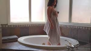 Alinity Full Nude Bath Onlyfans Video Leaked | Thothub.