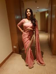 Actress varalakshmi sarathkumar was recently rumoured to be in plans to take a plunge into full time politics, after photos of her meeting tn politicians gone viral. Kollywood Actress Varalaxmi Sarathkumar Long Hair Photos In Hot Pink Saree South Indian Actress Photos And Videos Of Beautiful Actress