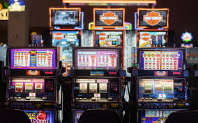 Casinos Also Offer Slot Games Online