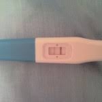 A veces me dan dolores en los ovarios como cuando te va a bajar la regla pero nada no he manchado ni un pokito. Es Normal 1 Mes De Retraso Y Test Negativo El Embarazo Foro