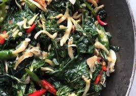 Untuk merasakan manfaat daun singkong, anda bisa mengolahnya sesuai selera. Sajian Lezat Resep Olahan Daun Singkong Resepkoki