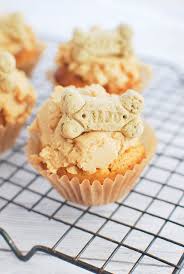 Cats & dogs cupcakes from issue 25. 10 Dog Cupcake Recipes Your Pup Will Love My Dog S Name