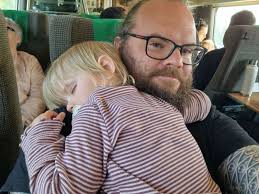 Tl;dr: I'm looking for a new job. Dear network, I am looking for new  challenges! Due to how the world is put together, my employer is laying off  people. I can't pretend