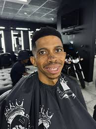 Whatever the mood is, always be legendary 💪🏻🥜 Legends Barbershop #KRM