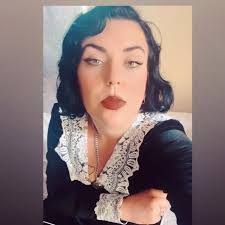 Victoria Marlow's Instagram, Twitter & Facebook