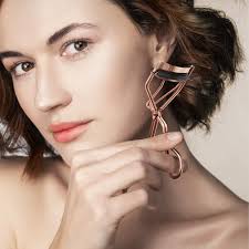 Amazon.com : Larbois Eyelash Curler with 5 Extra Refill Pads ＆ Velvet Bag,  Professional Eye Lash Curler No Pinching, No Pain and No Pulling, Make up  Tool for Perfect Curl in Seconds (