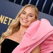 Margot Robbie: Latest News, Pictures & Videos