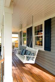 Schaukel Auf Der Einer Veranda Eines Bostonshaus Verandaschaukel Amerikanische Hauser Haus