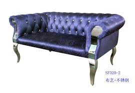 Chesterfield sofas und sessel sind weltweit zum symbol für englischen stil und traditionelle britische handwerkskunst geworden. Moderne Chesterfield Sofa Stoff Wohnzimmer Mobel Sofa 3 Sitzer Verwelken Kristall Tasten Und Edelstahl Chesterfield Fabric Sofa Modern Chesterfieldfurniture Sofa Aliexpress