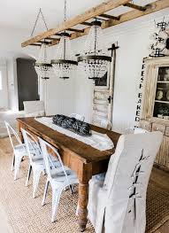 Echelle Bois Deco Exemple D Echelle Suspendue Du Toit Par Des Chaines Facon Rustique Lustres So En 2020 Echelle Bois Deco Meuble Salle A Manger Salle A Manger Rustique