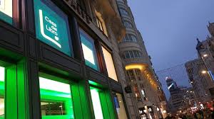 Madrid no sería madrid sin la gran vía y esta tampoco lo sería sin casa del libro, ha afirmado la reciente premio nacional de narrativa en un unas 150.000 referencias aguardan al visitante, con el libro de bolsillo fácilmente accesible a la entrada, como se ha preocupado de preguntar almudena. La Casa Del Libro Madrid 2020 Que Saber Antes De Ir Lo Mas Comentado Por La Gente Tripadvisor