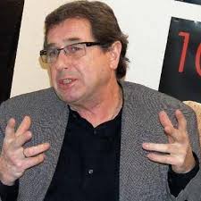 English, english body/cialo (2015) starts a veteran actor janusz gajos as a father of a daughter suffering from. Janusz Gajos Marze By Wlozyc Gumiaki I Pobuszowac Z Aparatem Gazeta Lubuska