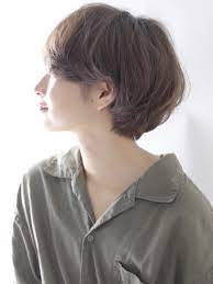 今 断然かわいいのは ショートヘアパーマ 冬こそ短く ルーズにふんわり キナリノ ショートボブ 髪型 ヘアスタイル