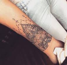 Tatouage De Mandala Tattoo De Mandala Tatouage Tattoo Mandala Wrist Tattoo Cuff Tattoo Cover Tattoo