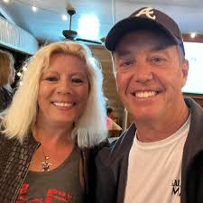 HI I'm Ulisse. I come from Genoa, Italy. I'm 13 years old. I love carrots,  fruits and vegetable and unfortuantely biscuits too. They call me from  kitchen like it happens to Snoopy