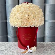 Or stop by the flower market to discover a huge selection of flowers for your delight along with all of the etcetera's! Le Fleur Flowers Encino