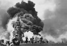 Parece que dos martillos giran en 360 grados con un eje de rotación. Kamikaze Wikipedia